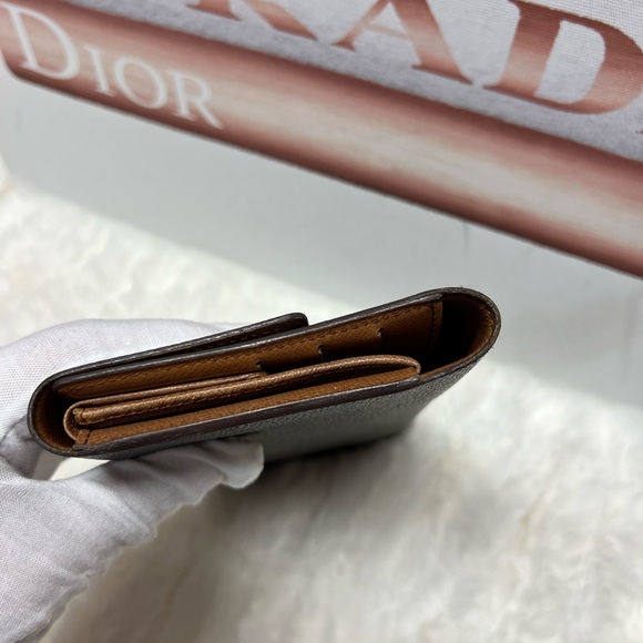 LOUIS VUITTON- MI0941 Monogram Canvas Full Wallet - Picture 9 of 10